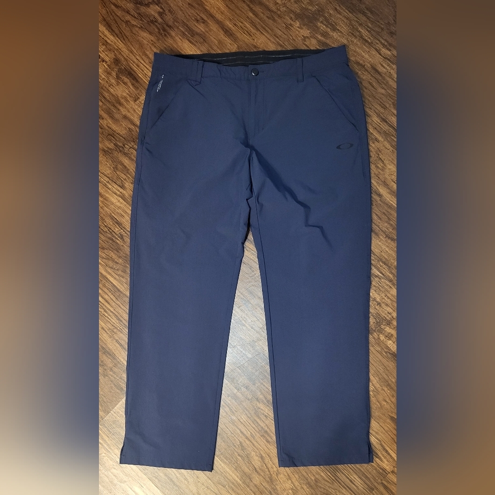 Men's Navy Blue Oakley Golf Pants Size 40x32 Performance Wear Outdoor Summer